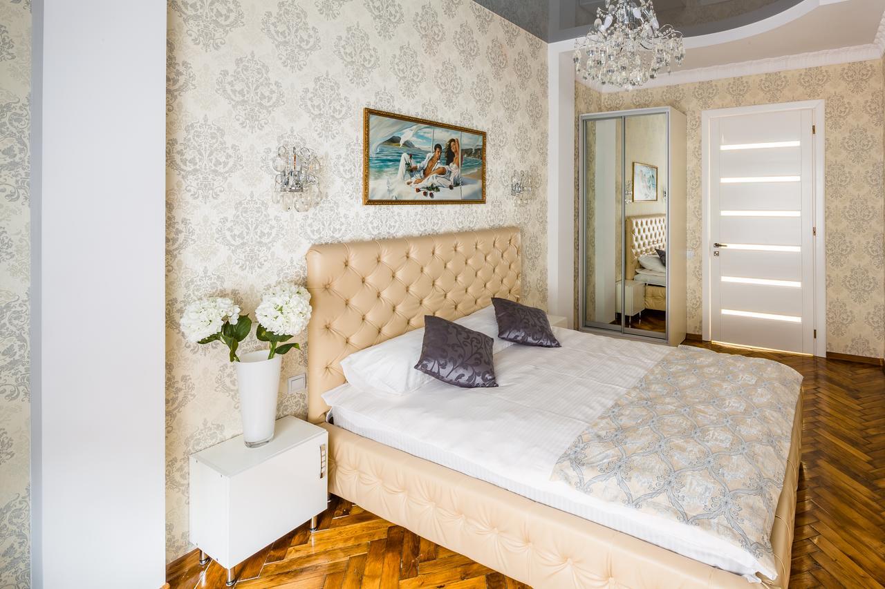 Designer apartment! Lviv Buitenkant foto